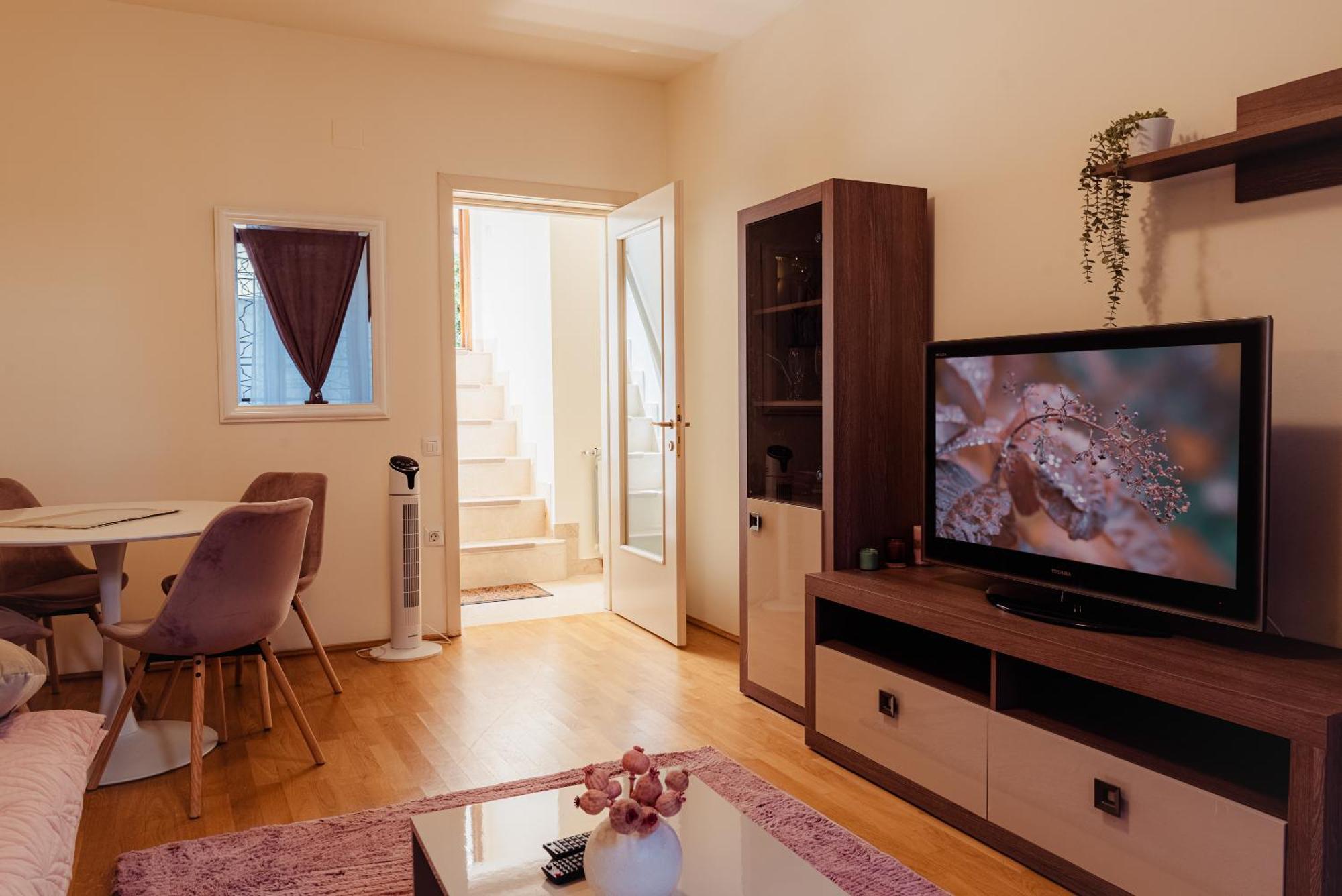 Downtown Apartment Boutique Green Garden Unirii Boekarest Buitenkant foto